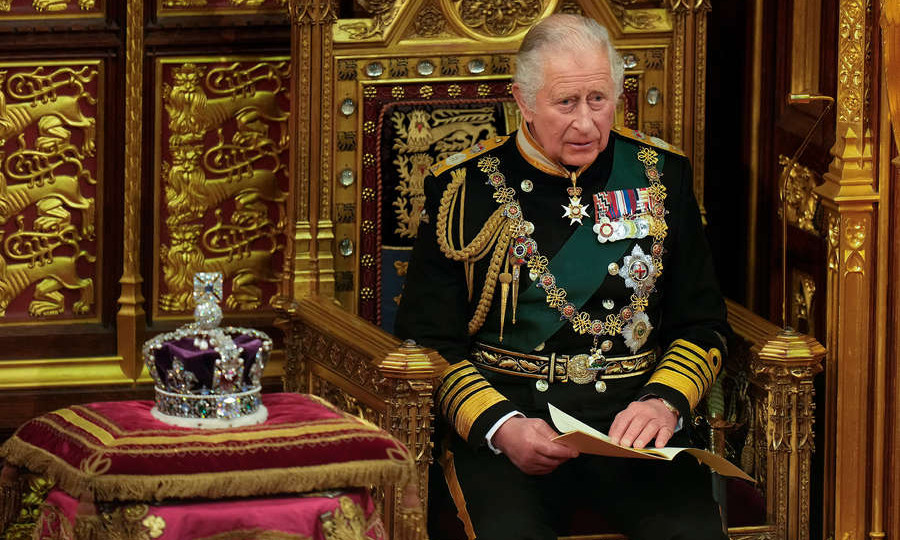 Британський трон згідно із законом переходить принцу Чарльзу