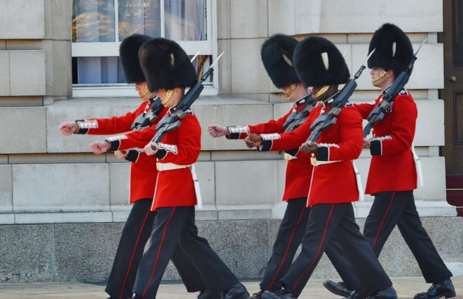 У Букінгемському палаці скасували зміну варти