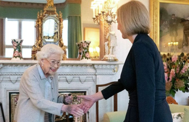 Від Вінстона Черчилля до Ліз Трасс: 15 прем’єр-міністрів за 70 років правління Єлизавети ll, відео