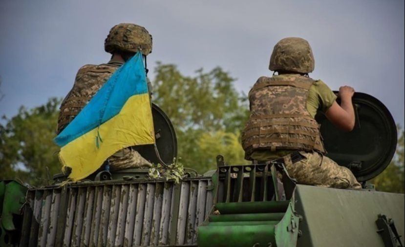Звільнення Балаклії: місцеві жителі зі сльозами на очах зустрічали ЗСУ, відео