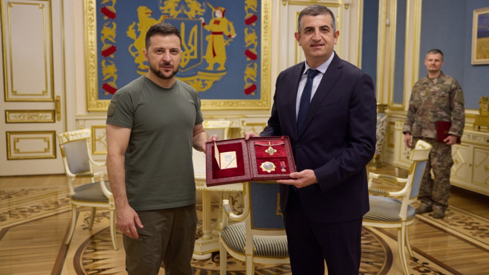 Зеленский вручил орден директору турецкой компании «BAYKAR» Халуку Байрактару