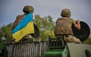 Звільнення Балаклії: місцеві жителі зі сльозами на очах зустрічали ЗСУ, відео