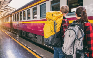 Угорщина змінює правила безкоштовного проїзду для українців: що слід знати