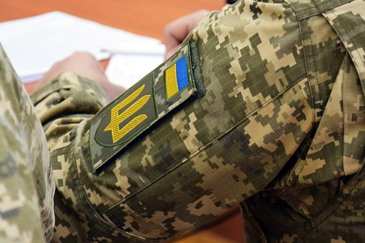 Раді пропонують дозволити звільнятися з військової служби бійцям, які втратили близьких на  російсько-українській війні