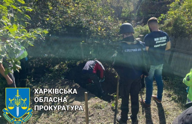 Катували та закопали:  у звільненому від окупантів селищі на Харківщині виявлено тіла чоловіків