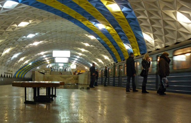 У Харкові повідомили, як працює метро та електротранспорт після ракетного удару по ТЕЦ