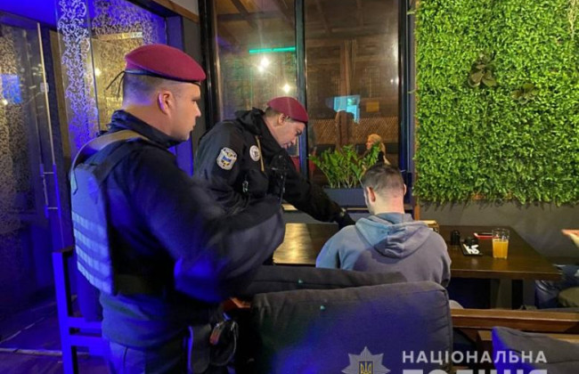 В Киеве полиция проверяет заведения общественного отдыха: составили админматериалы на 39 граждан