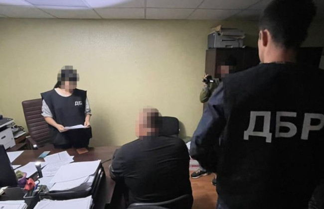 На Харківщині затримали експоліцейського, який агітував своїх колег перейти на бік ворога