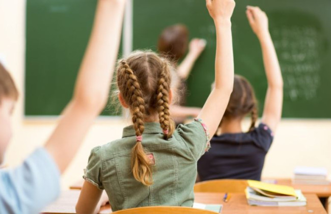 В Киеве школьникам за высокие достижения в учебе ежемесячно будут платить стипендии