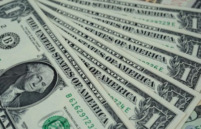 Міжнародний ринок: долар дешевшає до більшості валют