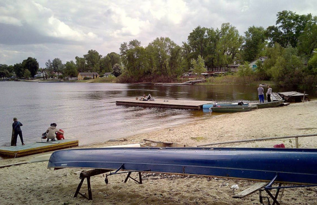 Захопили спортивну базу та землі на Трухановому острові: голові профспілок Києва та нотаріусу повідомлено про підозру
