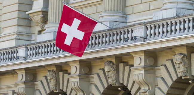 Швейцария приостановила упрощенный визовый режим с РФ