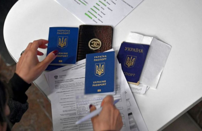 Украинец получил помощь за границей: облагаются ли НДФЛ эти средства