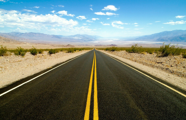 Автодорогу между Киевом и Харьковом очищают от мусора и обломков