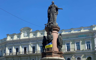 Мер Одеси висловив свою позицію щодо пам’ятника Катерині ІІ, який закликають знести