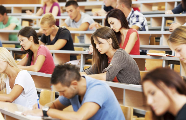 В Україні планують заморозити розмір стипендій студентам вишів – проєкт бюджету