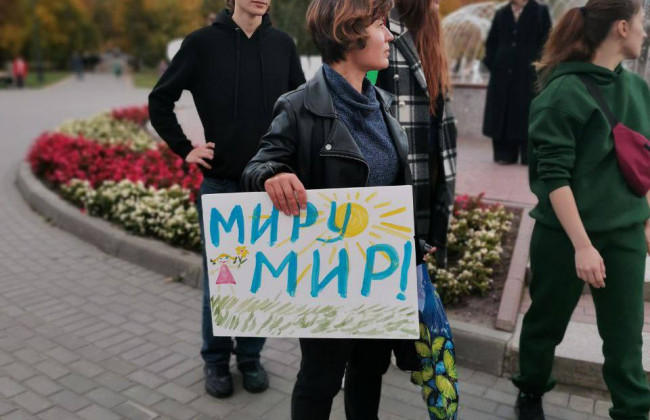 В некоторых городах РФ россияне начали выходить на протесты против мобилизации