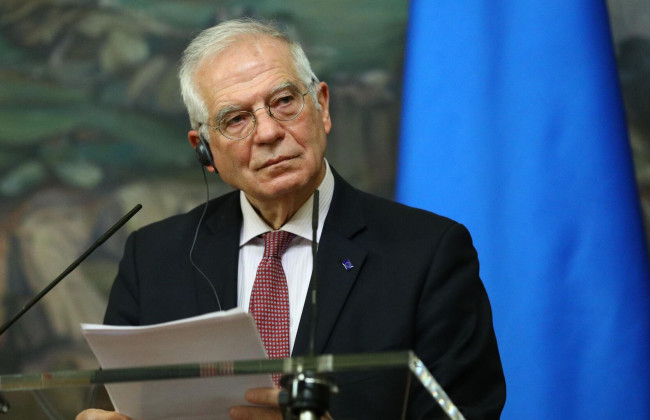 Жозеп Боррель заявив, що ЄС не визнає незаконних референдумів, і попередив РФ про санкції