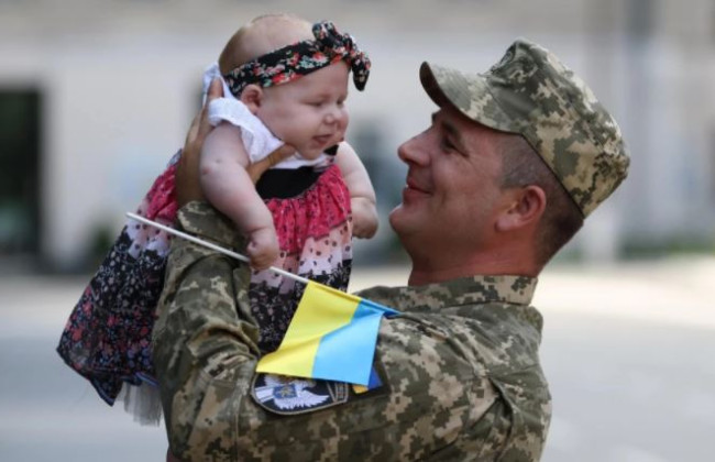 Верховная Рада расширила круг лиц, имеющих право на демобилизацию: какие правки внесли перед принятием закона