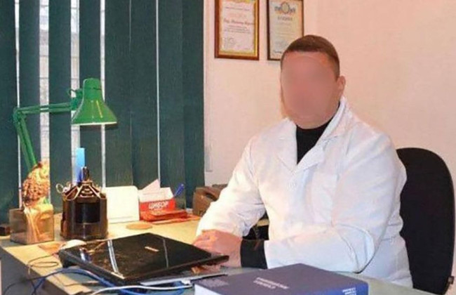 Врач, внедряющий стандарты проведения судмедэкспертиз государства-агрессора в Херсонской области, подозревается в госизмене