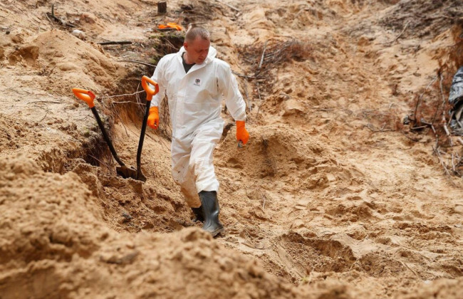 Масове поховання в Ізюмі: назвали нову кількість тіл, які ексгумували