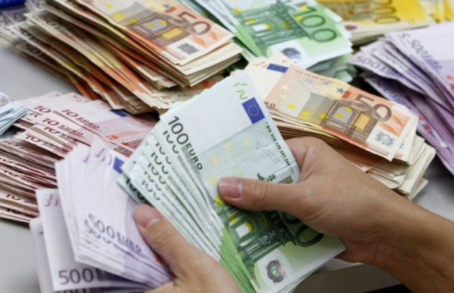 Викрили жінку, яка перевезла понад 140 млн грн через кордон, не сплативши податки в Україні