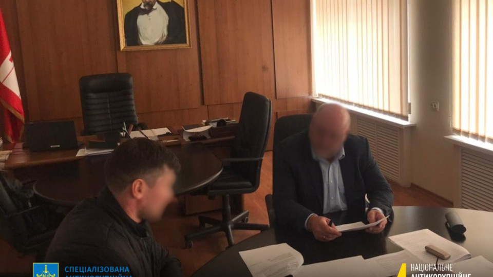 Покупка недвижимости по завышенной стоимости: мэру из Киевщины сообщили о подозрении