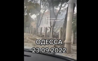 Показали відео наслідків удару по Одесі дронами: жертв стало більше