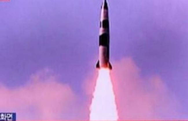 КНДР запустила баллистическую ракету перед визитом вице-президента США в Южную Корею