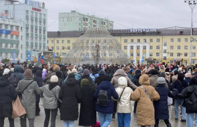 «Нет войне, нет геноциду»: в российском Якутске женщины протестовали против мобилизации, видео
