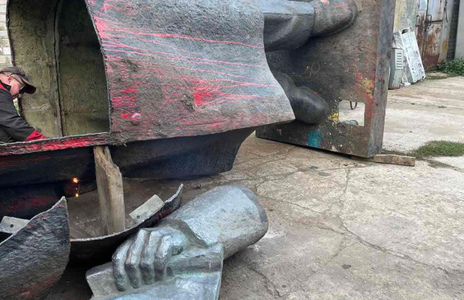 У Слов'янську продали пам'ятник Леніну: на що підуть гроші