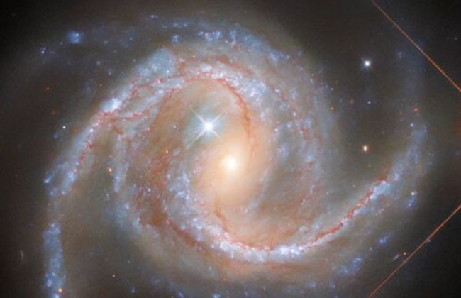 Як виглядає спіральна галактика в сузір’ї Гідра: Hubble зробив фото