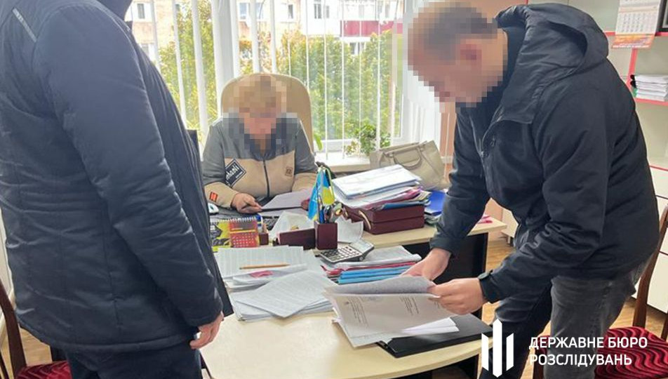 Передача земель Міноборони у приватну власність: судитимуть посадовицю з Хмельниччини