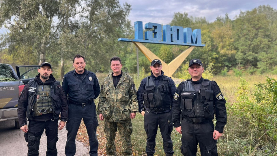 Гори шприців і медикаментів: в Ізюмі знайшли «шпиталь», який окупанти облаштували у школі, фото