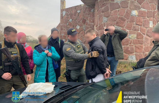 Будут судить чиновников СБУ и полиции в Ивано-Франковской области, разоблаченных на взятке в $10 тысяч