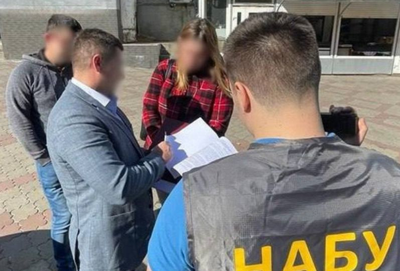 Адвокату, пытавшейся подстрекать к подкупу судьи из Одессы, вручили подозрение