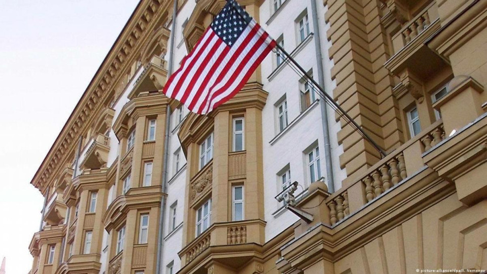 Посольство США в Москве призвало своих граждан немедленно покинуть РФ
