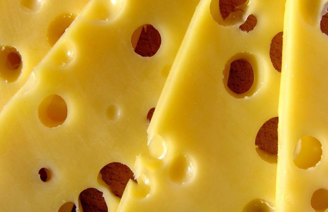 В Одеську область привезли небезпечний сир та сосиски