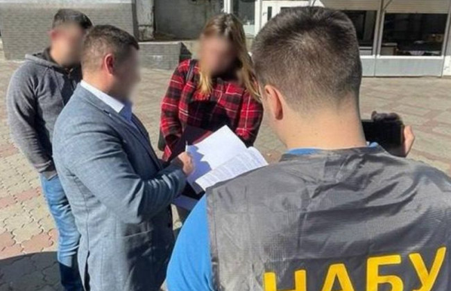 Адвокату, пытавшейся подстрекать к подкупу судьи из Одессы, вручили подозрение