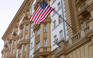 Посольство США в Москві закликало своїх громадян негайно залишити РФ