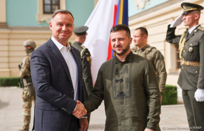 Зеленський провів телефонну розмову з президентом Польщі: що обговорили