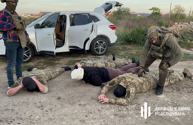 Вывесили в Одессе триколор для картинки пропагандистов: ГБР задержало 3 российских агентов