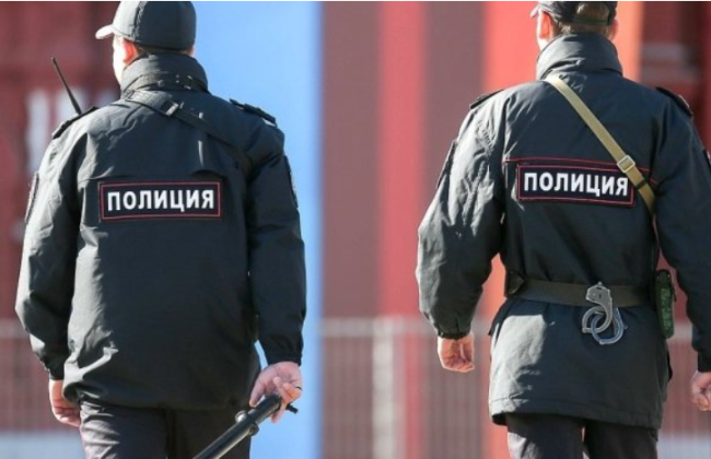 В РФ правоохоронцям заборонили залишати країну і зобов’язали здати закордонні паспорти, — ЗМІ