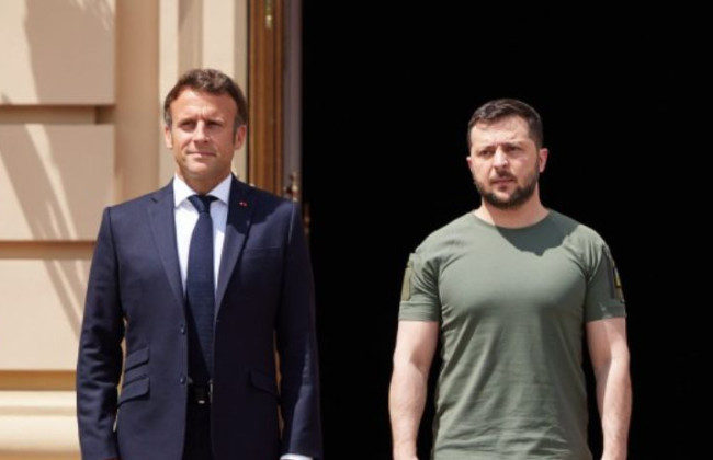Зеленський провів телефонну розмову з Макроном: що обговорили