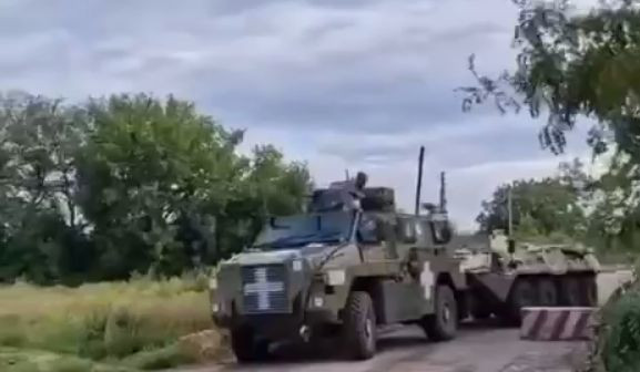 Австралійський Bushmaster затрофеїв російський БТР, відео