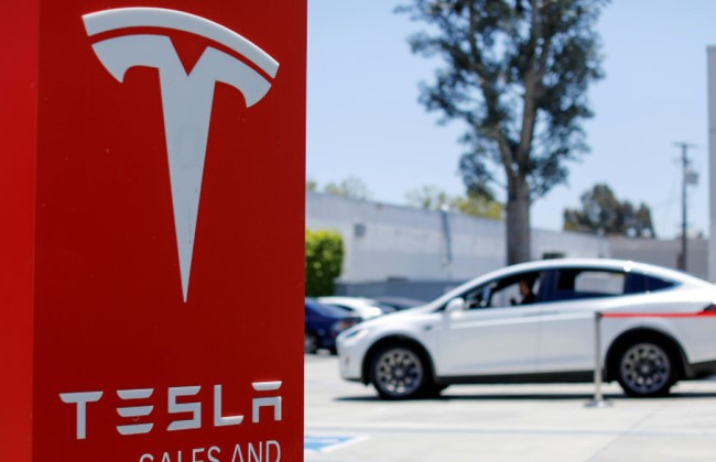 После твитов Маска об «условиях» завершения войны упала стоимость акций Tesla