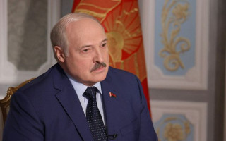 Лукашенко собрал совещание по военной безопасности