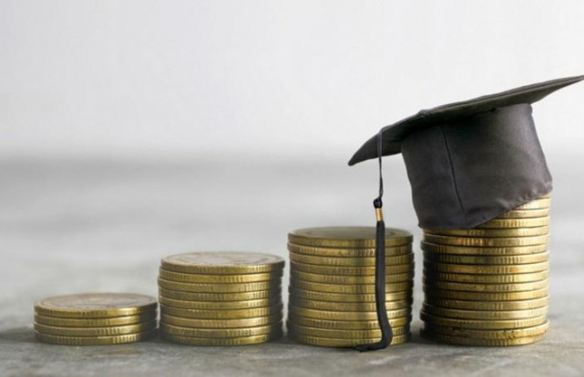 Роботодавець одним платежем оплатив навчання працівника: що з податком