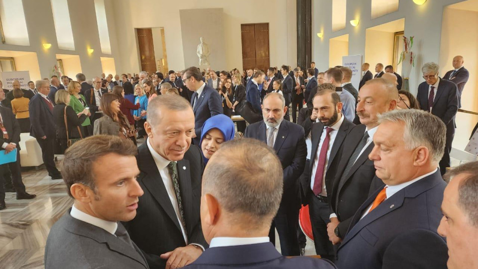 Эрдоган, Алиев и Пашинян провели встречу в Праге, фото