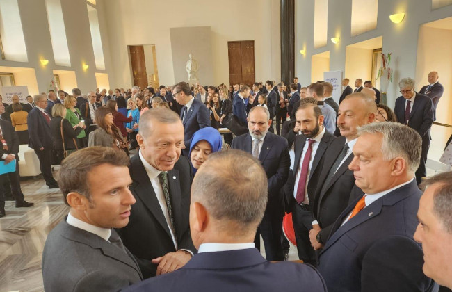 Эрдоган, Алиев и Пашинян провели встречу в Праге, фото